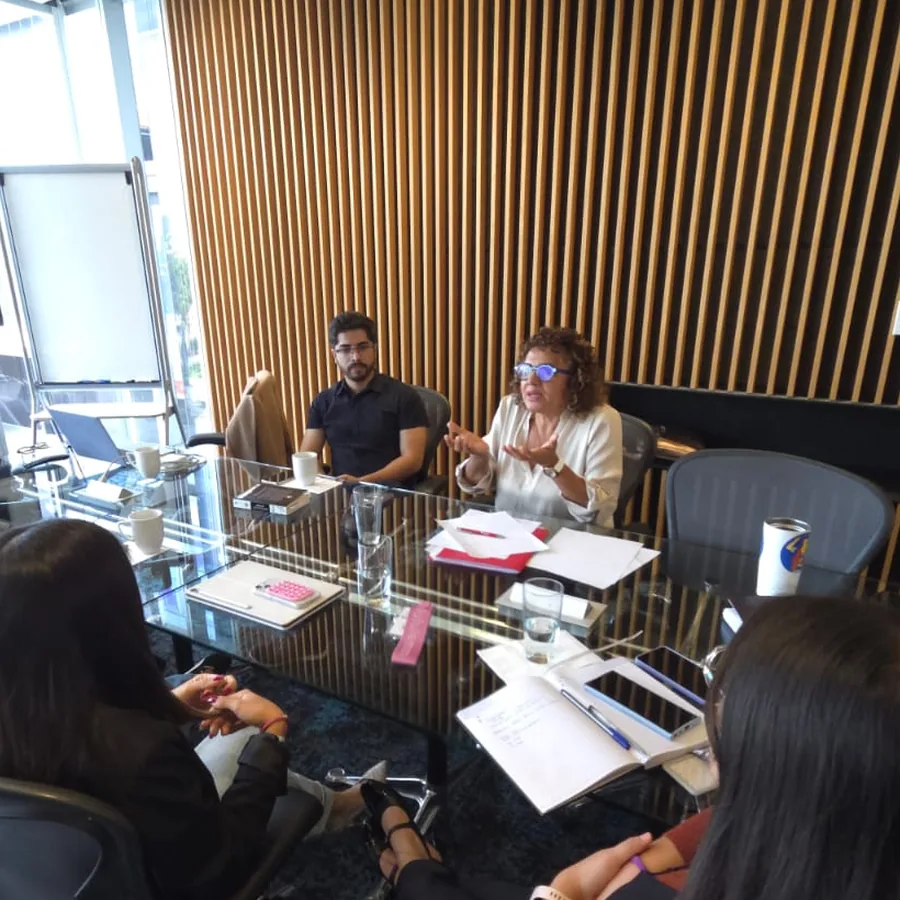 Sesión de trabajo con un equipo directivo